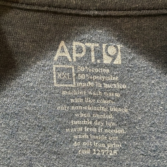 Apt 9 T-shirt - Picture 3 of 3